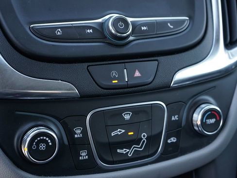 Used 2022 Chevrolet Equinox LS w/ LS Convenience Package image 29