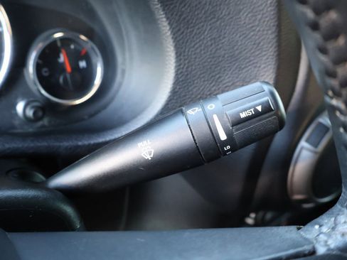 Used 2018 Jeep Wrangler Unlimited Sport S image 16