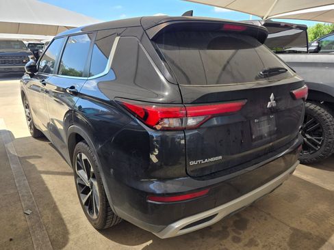 Used 2023 Mitsubishi Outlander SE FWD image 5