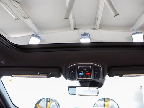 Used 2023 Jeep Grand Cherokee 4WD 4xe w/ Luxury Tech Group II image 21