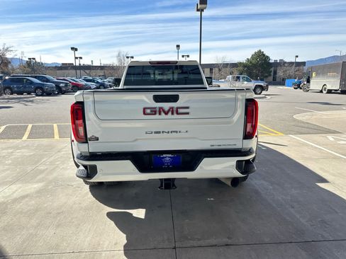 Used 2022 GMC Sierra 3500 Denali image 5