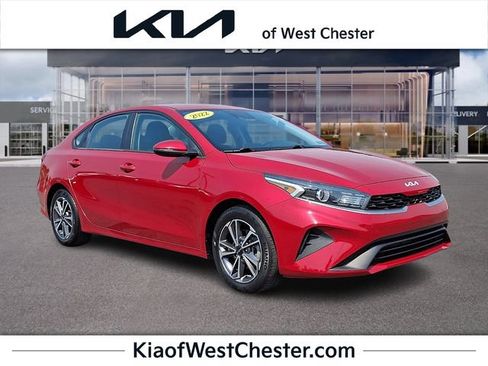 Used 2022 Kia Forte LXS w/ LXS Technology Package FWD image 1