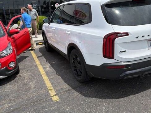 Used 2021 Kia Telluride SX w/ SX Prestige Package AWD/4WD image 6