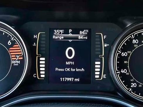 Used 2020 Jeep Cherokee Latitude w/ Cold Weather Group image 27