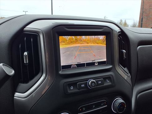 Used 2024 Chevrolet Silverado 2500 Custom w/ Custom Value Package image 10