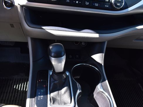 Used 2016 Toyota Highlander XLE image 21