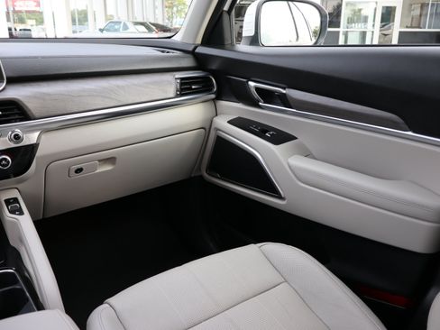 Used 2022 Kia Telluride EX w/ EX Premium Package AWD/4WD image 13