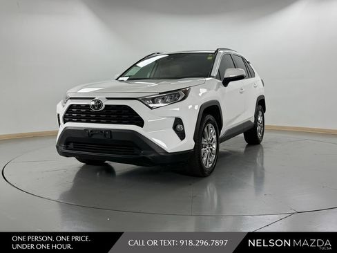 Used 2020 Toyota RAV4 XLE Premium FWD image 1