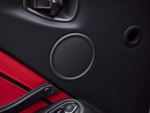 Used 2023 Aston Martin V12 Vantage image 38