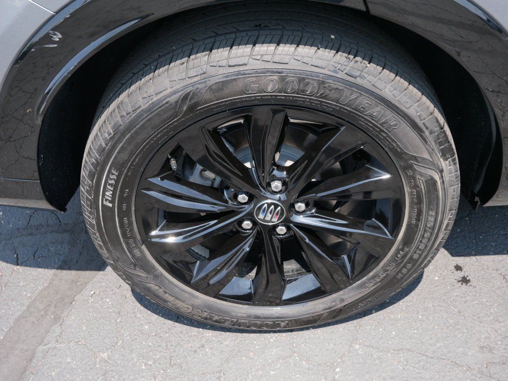 Certified 2024 Buick Envista Sport Touring w/ Convenience I Package FWD image 9