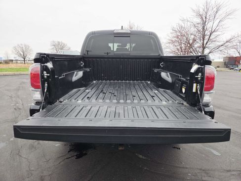 Used 2020 Toyota Tacoma TRD Off-Road w/ TRD Premium Off Road Package image 15