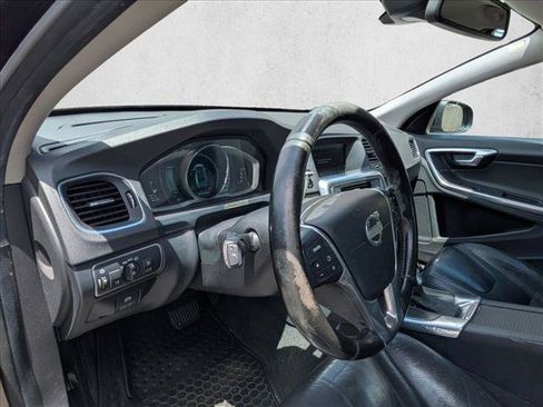 Used 2014 Volvo S60 T5 FWD image 10