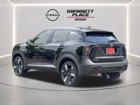 Used 2025 Nissan Kicks SR FWD image 22