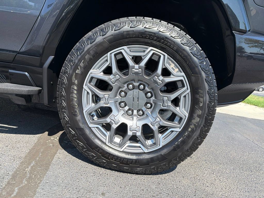 Used 2025 GMC Hummer EV 3X AWD/4WD image 37