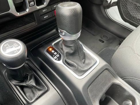 Used 2023 Jeep Wrangler Unlimited w/ Sun & Screen Package AWD/4WD image 22