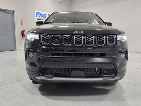 New 2026 Jeep Compass Latitude image 2