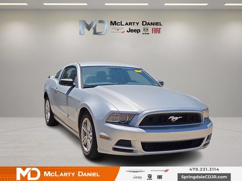 Used 2013 Ford Mustang Coupe RWD image 1