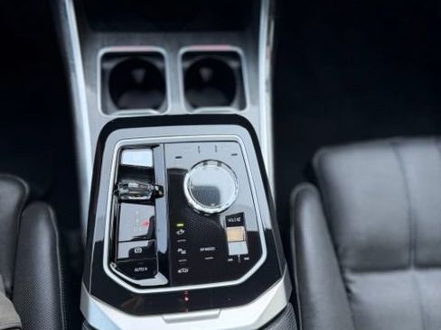 Used 2024 BMW 740i xDrive AWD/4WD image 15