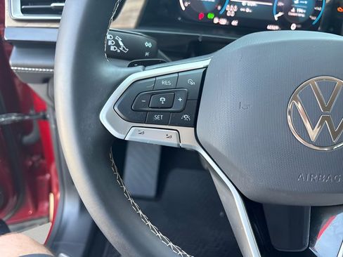 Used 2024 Volkswagen Atlas SE w/ Black Wheel Package FWD image 28