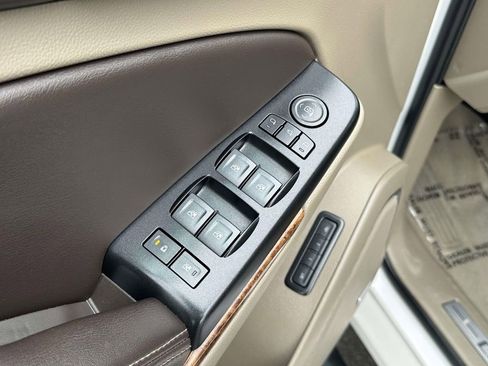 Used 2020 Chevrolet Suburban Premier w/ Premier 6.2L Value Package image 20