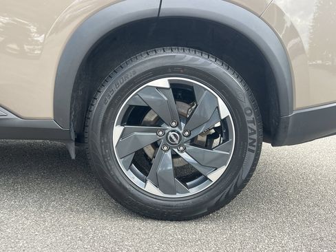 Certified 2025 Nissan Rogue SV AWD/4WD image 32