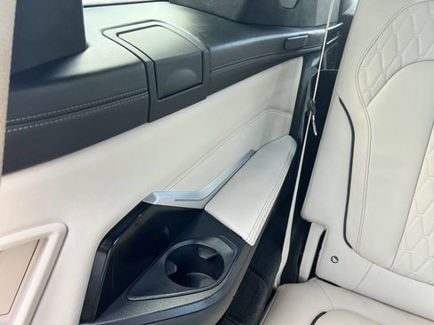 Used 2019 BMW X7 xDrive50i w/ Dynamic Handling Package image 51