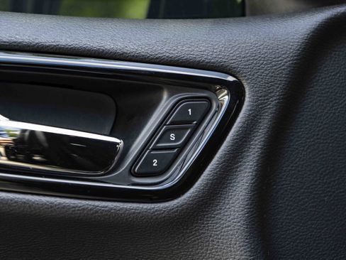 Used 2022 Dodge Durango R/T AWD/4WD image 35