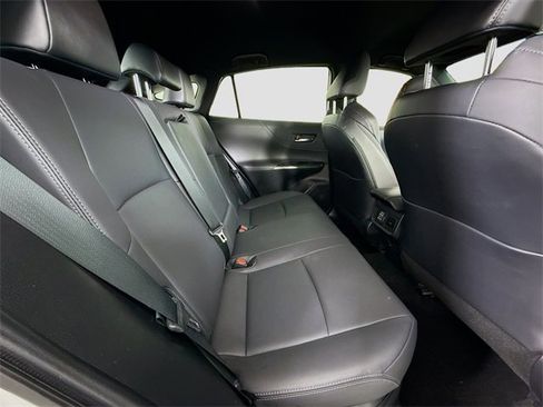 Certified 2023 Toyota Venza Nightshade image 25