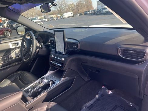 Used 2020 Ford Explorer ST w/ Premium Technology Package image 17