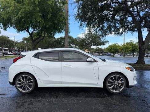 Used 2019 Hyundai Veloster 2.0 Premium FWD image 11