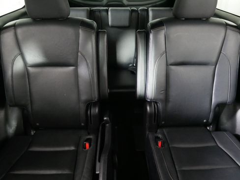 Used 2015 Toyota Highlander Limited Platinum image 13