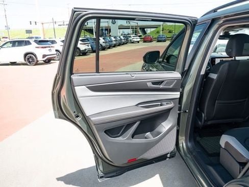 New 2026 Volkswagen Atlas Peak Edition AWD/4WD image 14