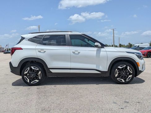 Used 2024 Kia Seltos SX w/ SX Sunroof Package AWD/4WD image 4