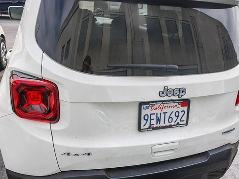 Used 2021 Jeep Renegade Latitude w/ Luxury Group I AWD/4WD image 14