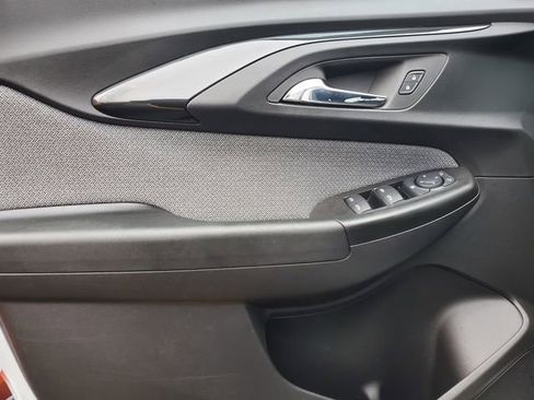 Used 2023 Chevrolet TrailBlazer LT w/ Convenience Package image 18