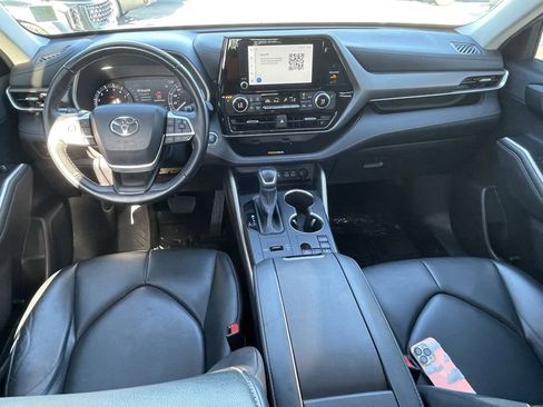 Used 2023 Toyota Highlander XLE image 23