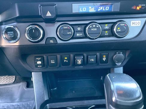 Used 2021 Toyota Tacoma TRD Sport image 33