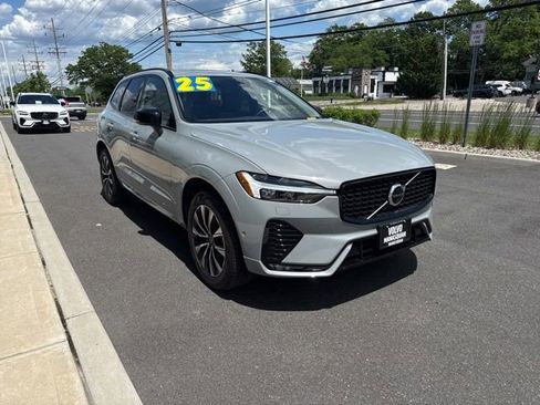 Used 2025 Volvo XC60 B5 Plus AWD/4WD image 6