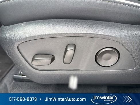 Used 2025 Buick Enclave Preferred image 29