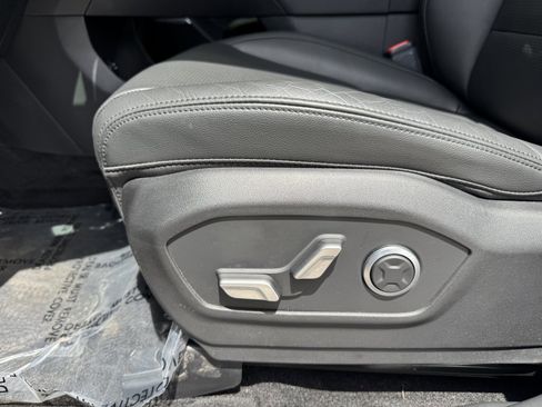 Used 2024 Hyundai Santa Fe Limited image 34