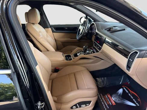 Used 2019 Porsche Cayenne AWD/4WD image 20