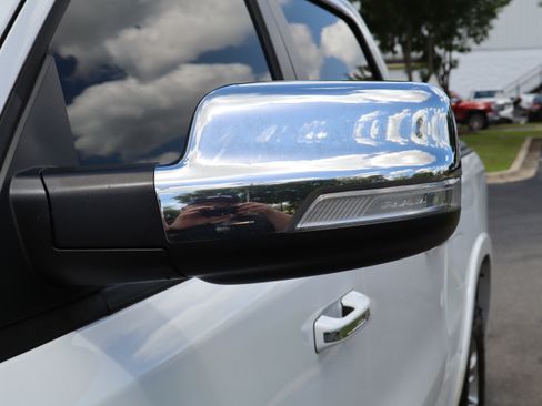 Used 2020 RAM 1500 Laramie AWD/4WD image 17