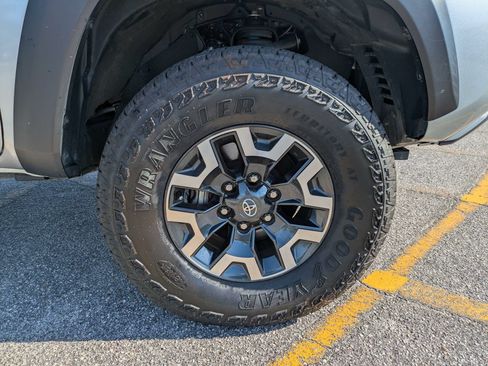 Used 2023 Toyota Tacoma TRD Off-Road RWD image 11