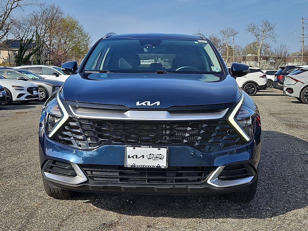 Used 2023 Kia Sportage EX AWD/4WD image 2