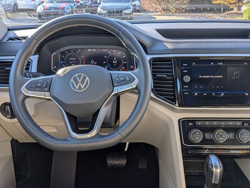 Used 2022 Volkswagen Atlas SE image 16
