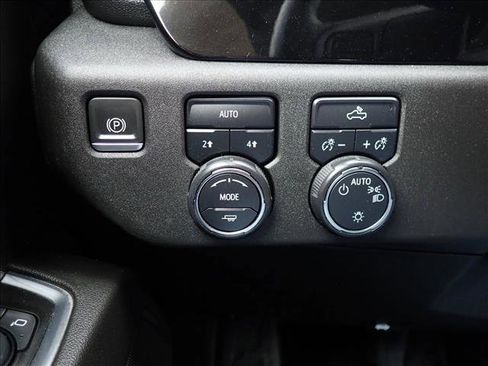 Used 2022 Chevrolet Silverado 1500 LT AWD/4WD image 21