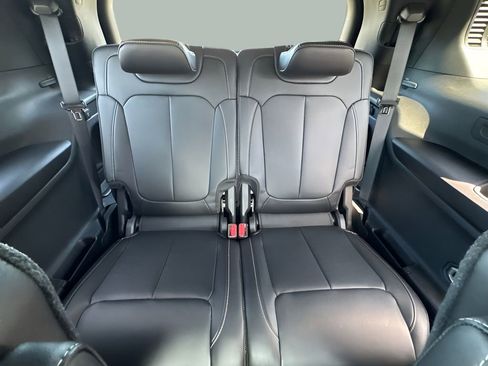 Used 2025 Jeep Grand Cherokee L Limited image 25