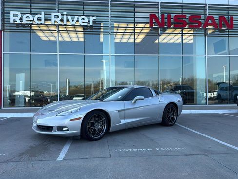 Used 2007 Chevrolet Corvette Coupe w/ Preferred Equipment Group image 1