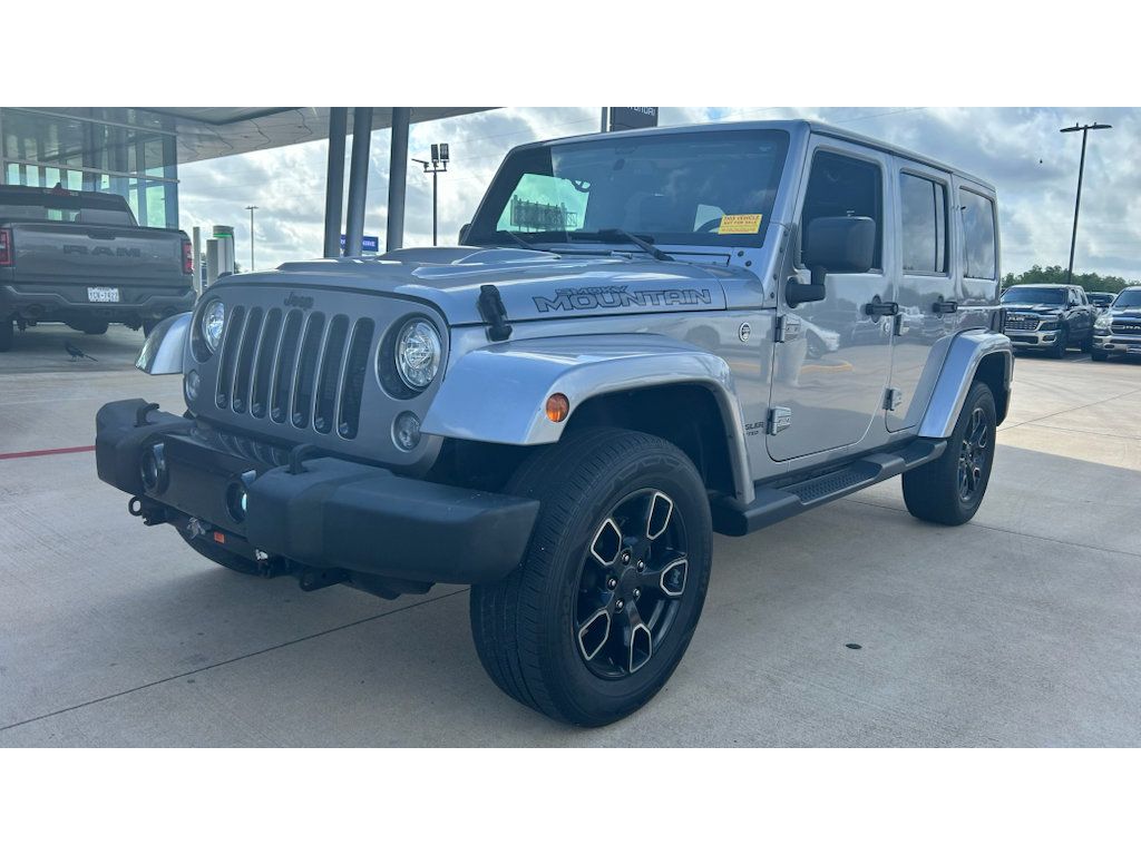 Used 2017 Jeep Wrangler Unlimited Sahara AWD/4WD image 3