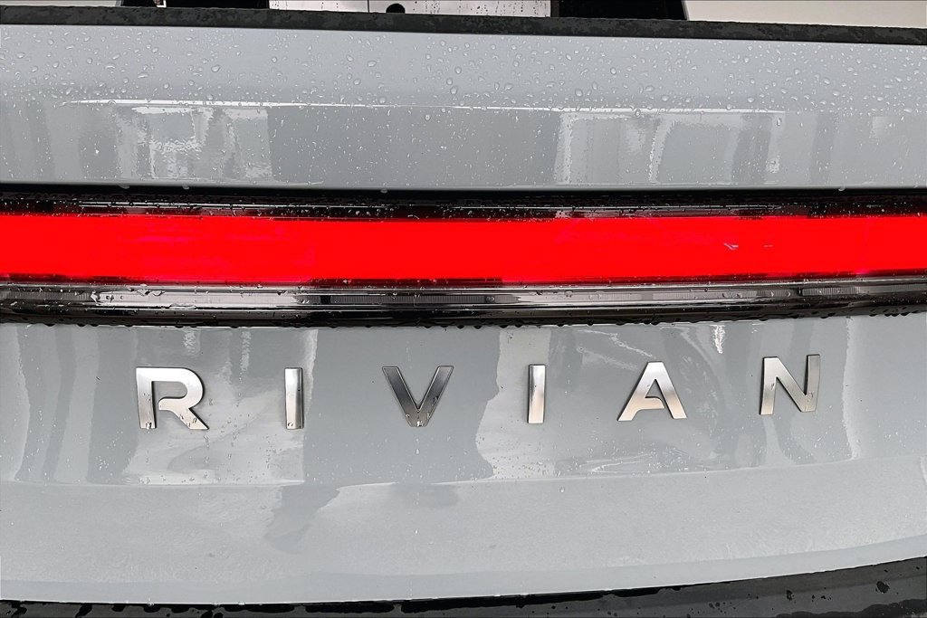 Used 2025 Rivian R1T Adventure Dual AWD/4WD image 39